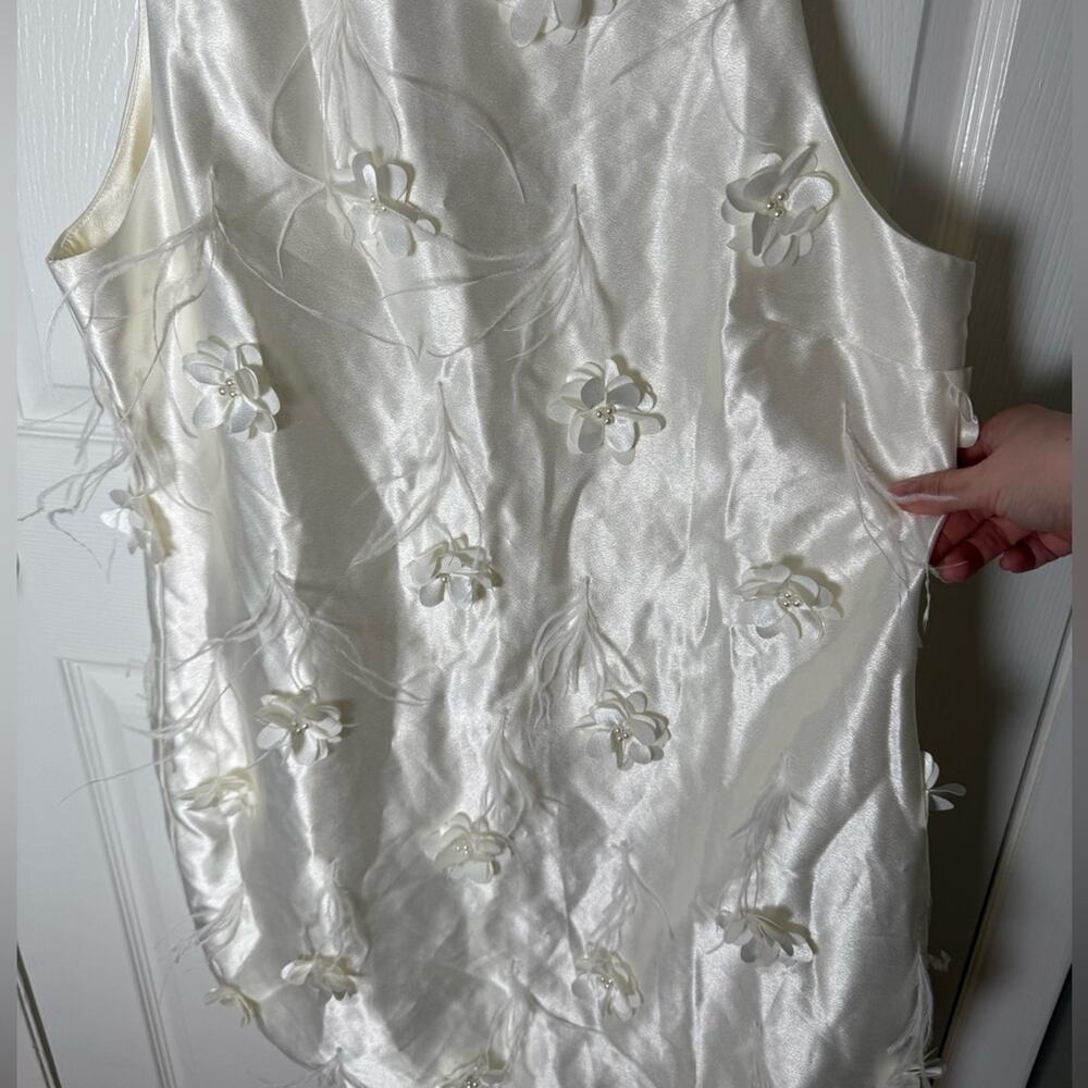 Elliatt Lunaria Satin Mini Dress In White XXL - Picture 6 of 13
